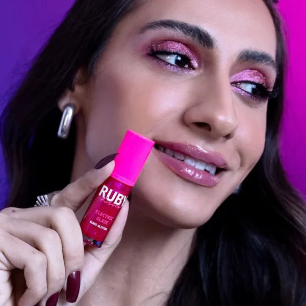 Gloss Glitter Eletric Glaze Ruby Kisses Fuchsia - Imagem 4